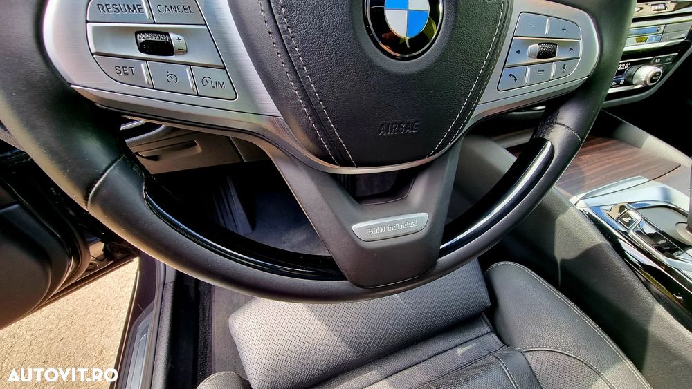 BMW Seria 5 530e Aut. Luxury Line - 25