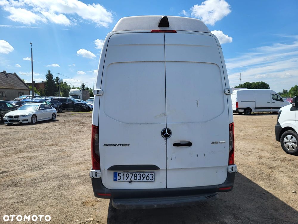 Mercedes-Benz Sprinter - 7