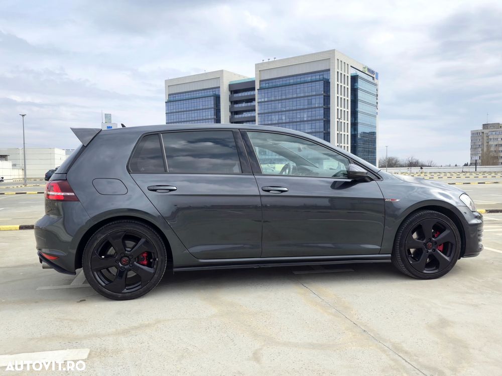 Volkswagen Golf 2.0 TSI BMT DSG GTI - 11
