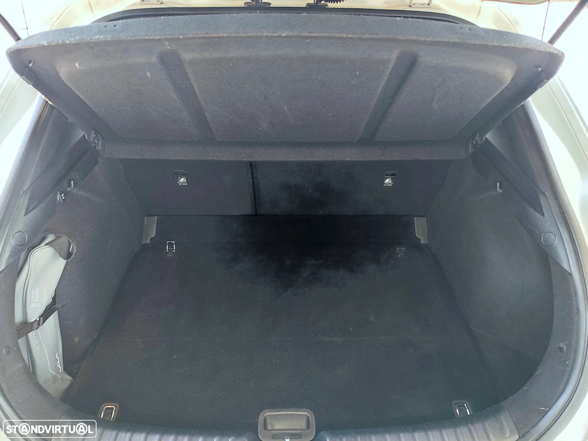 Kia XCeed 1.6 CRDi MHEV Tech - 9