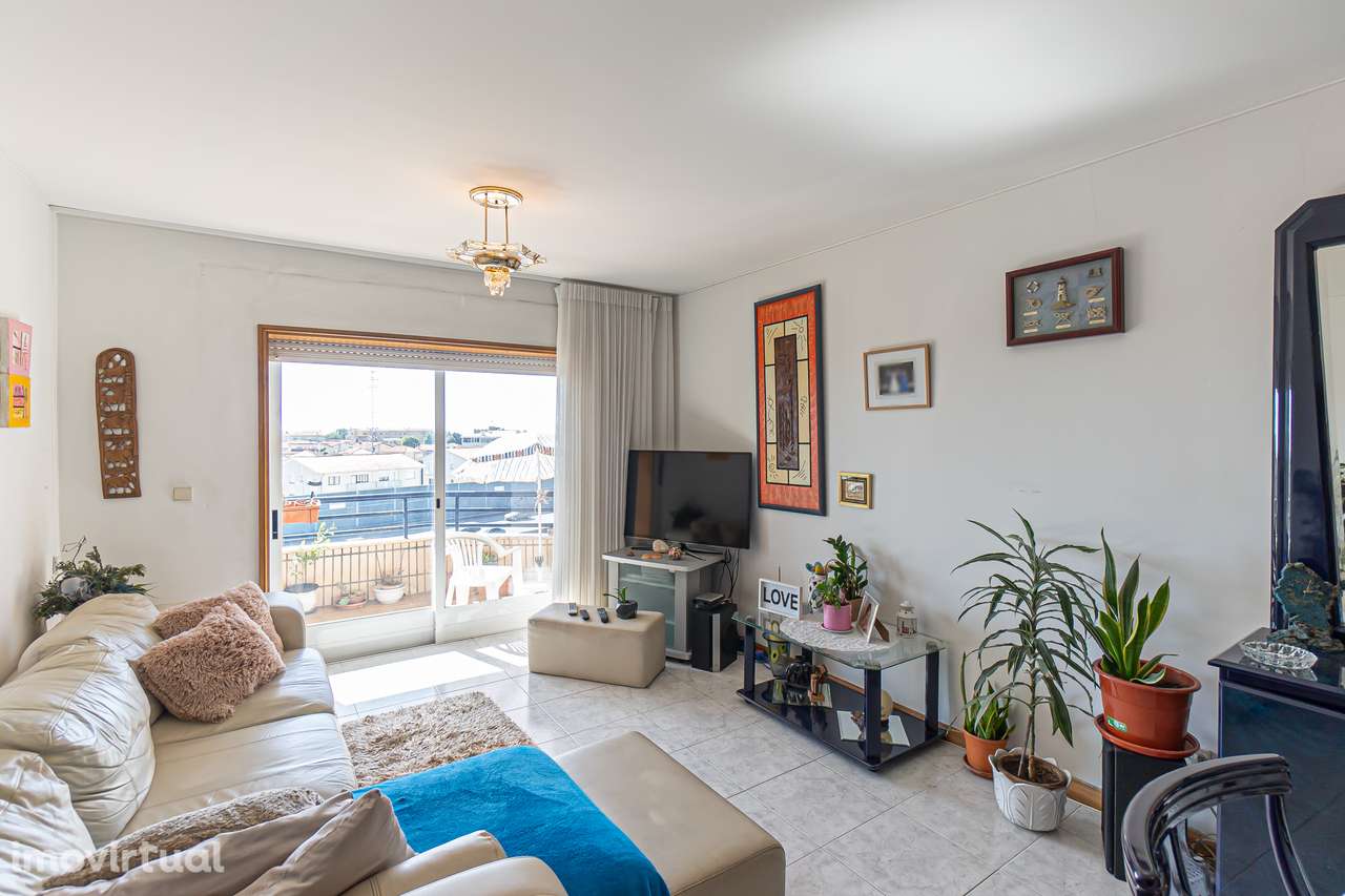 Apartamento T2+1 com Garagem Fechada e Arrumo - Grande imagem: 2/22