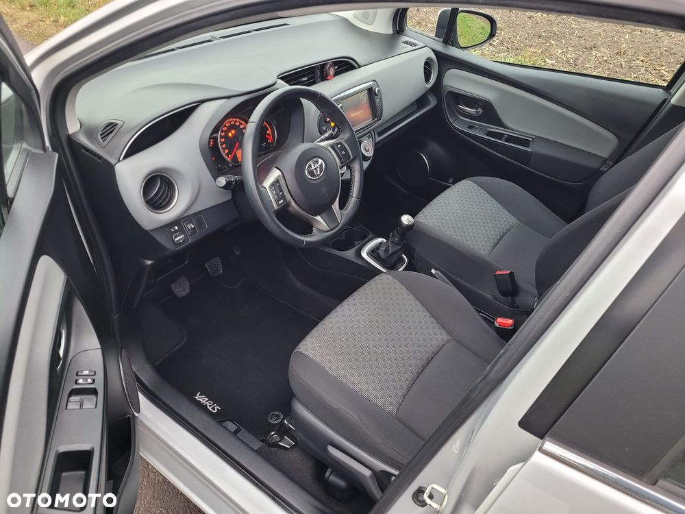 Toyota Yaris 1.0 Premium - 4