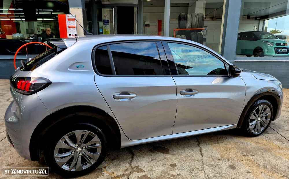 Peugeot e-208 Allure Pack - 10
