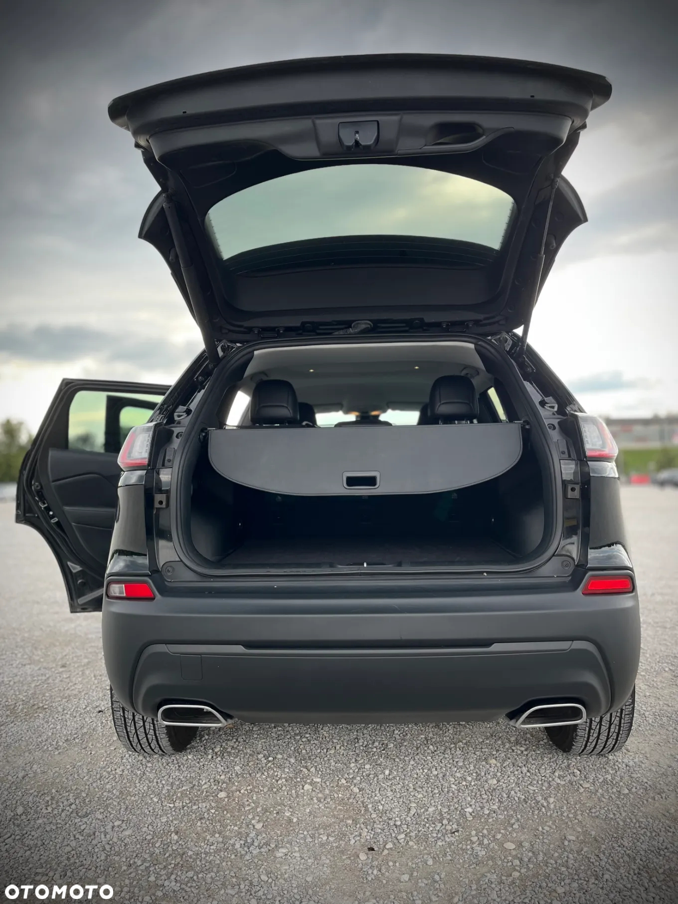 Jeep Cherokee - 9