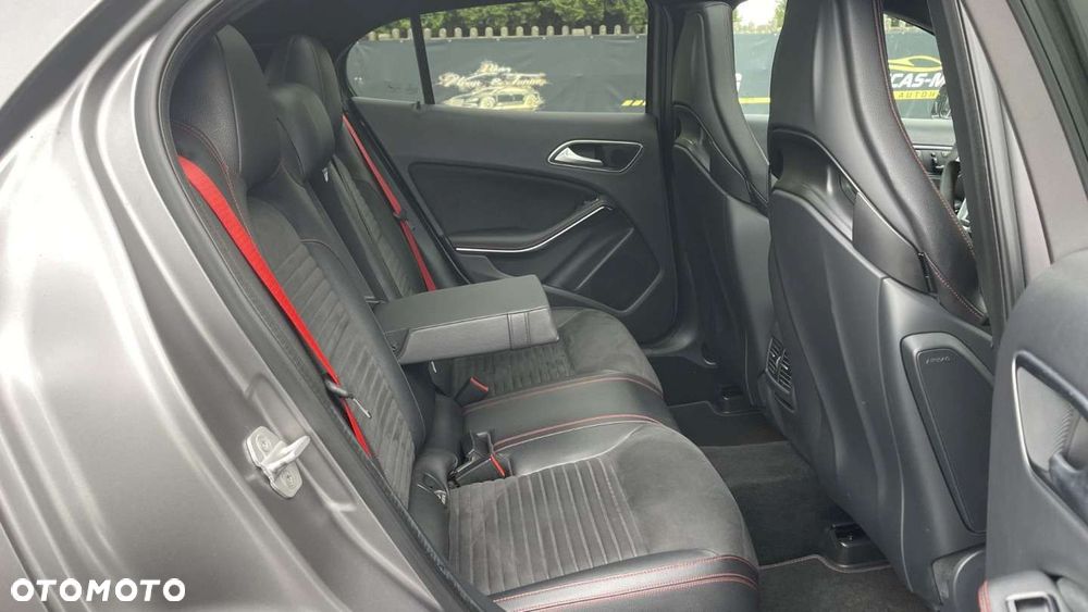 Mercedes-Benz GLA - 29