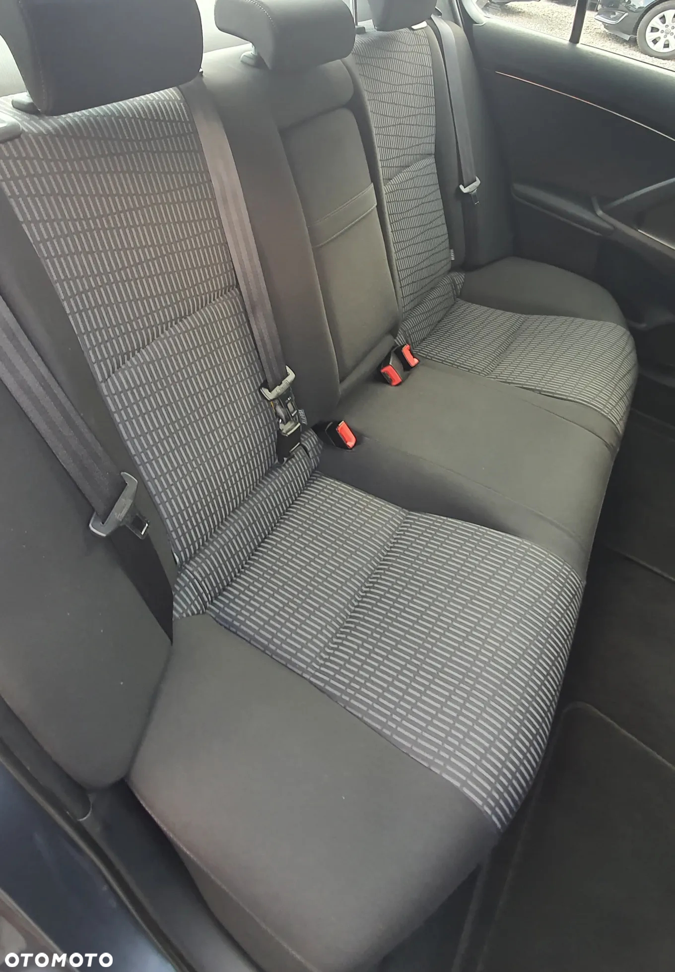 Toyota Avensis 1.8 Sol plus NAVI - 21