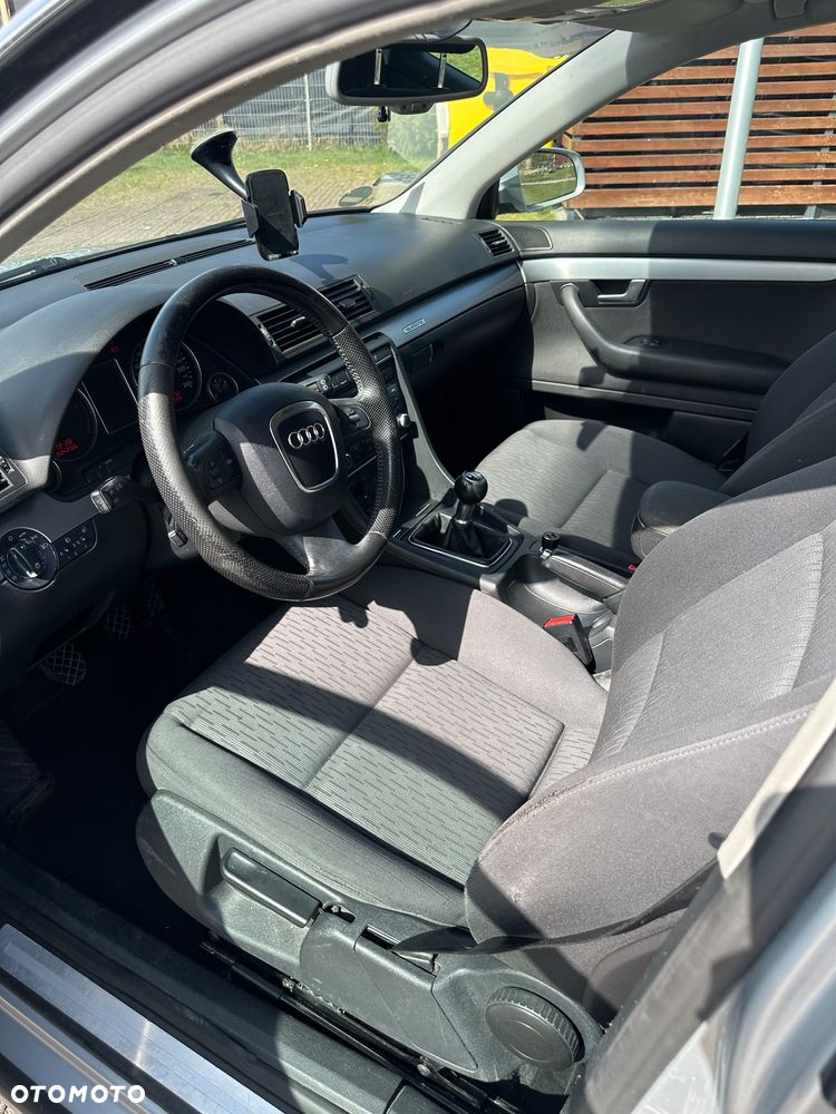 Audi A4 Avant 2.0 TDI DPF quattro - 9