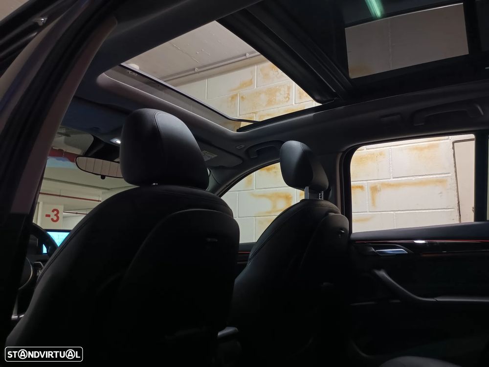 BMW X1 18 d sDrive Auto xLine - 4