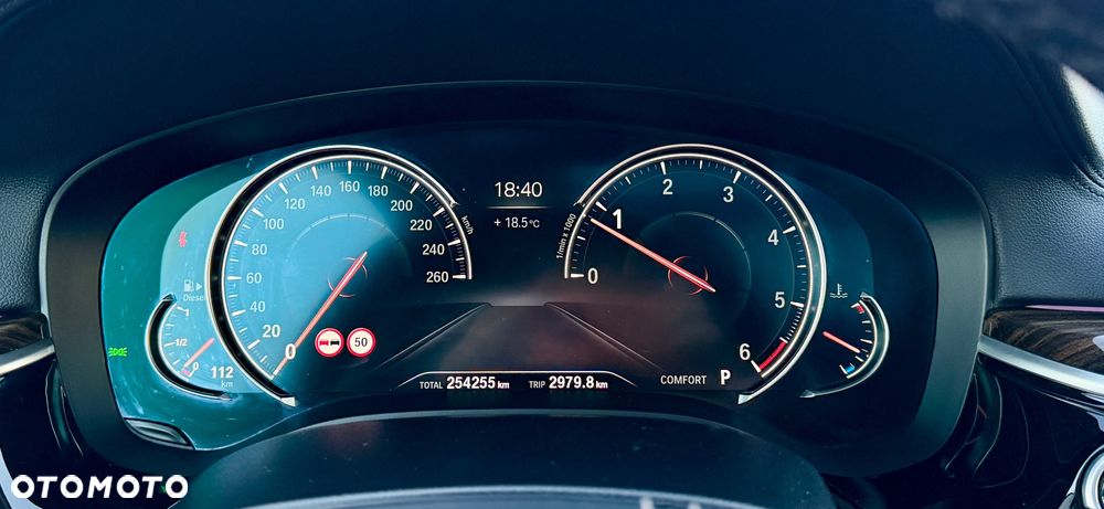 BMW Seria 5 525d Luxury Line - 23