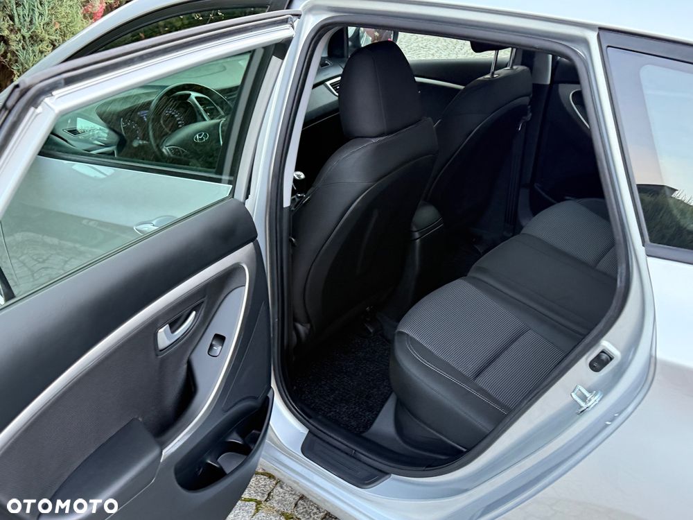 Hyundai i30 1.6 Comfort - 27