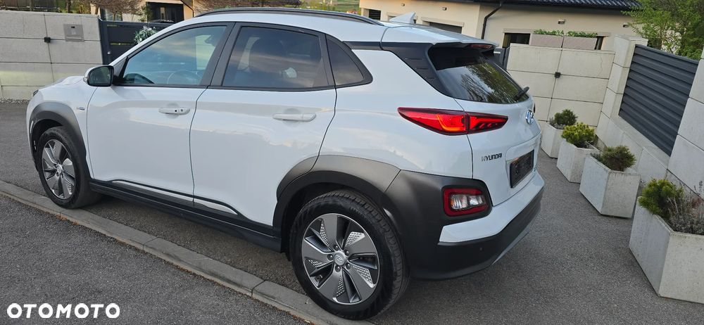 Hyundai Kona Premium - 10