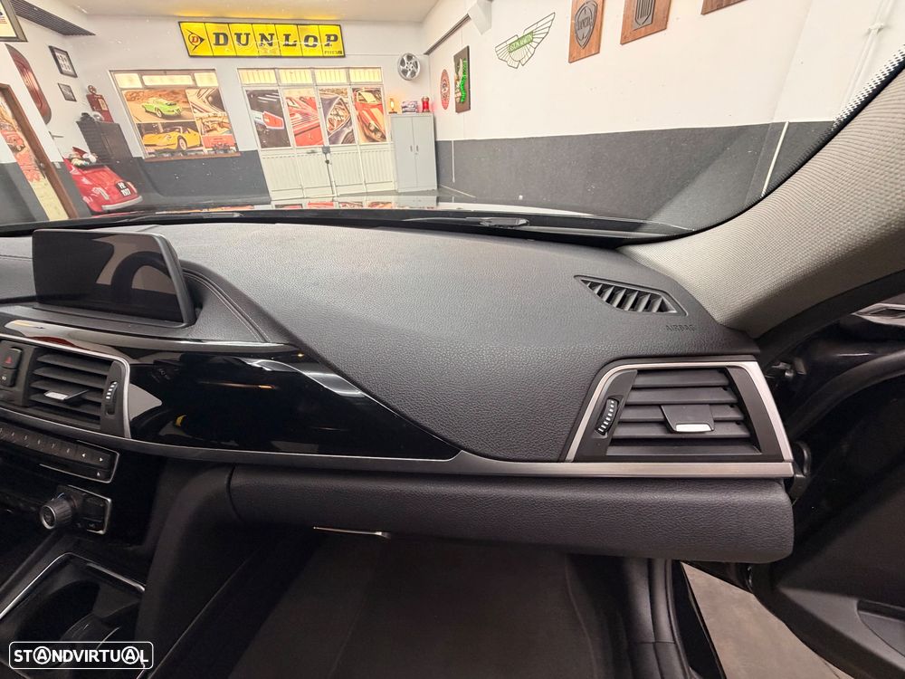 BMW 330 e iPerformance Line Luxury - 43