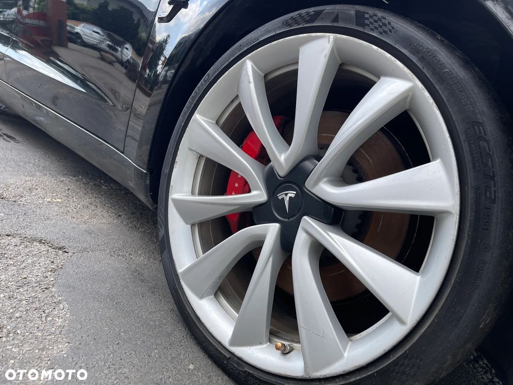 Tesla Model 3 Langstreckenbatterie Allradantrieb Dual Motor - 26