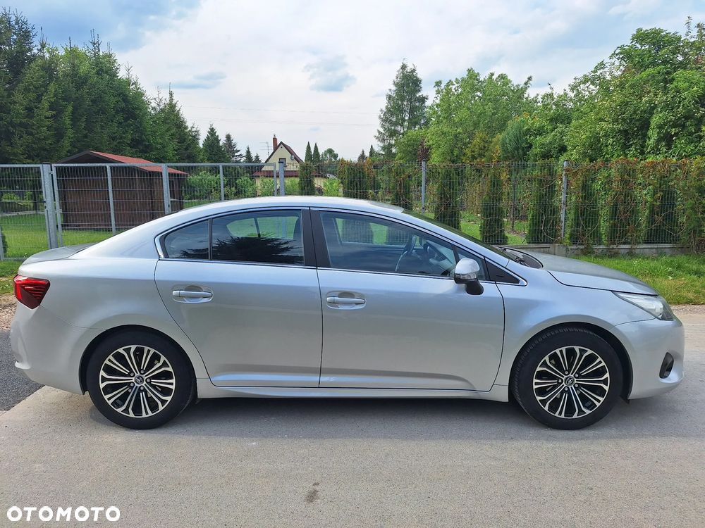Toyota Avensis 1.8 Active MS - 3