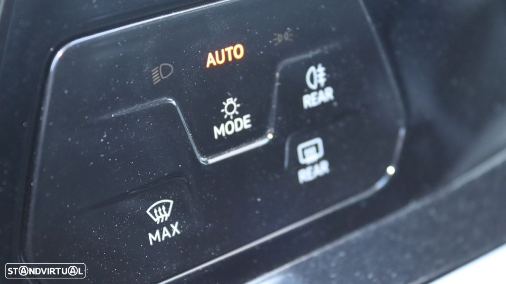 VW Golf 1.0 TSI Life - 31