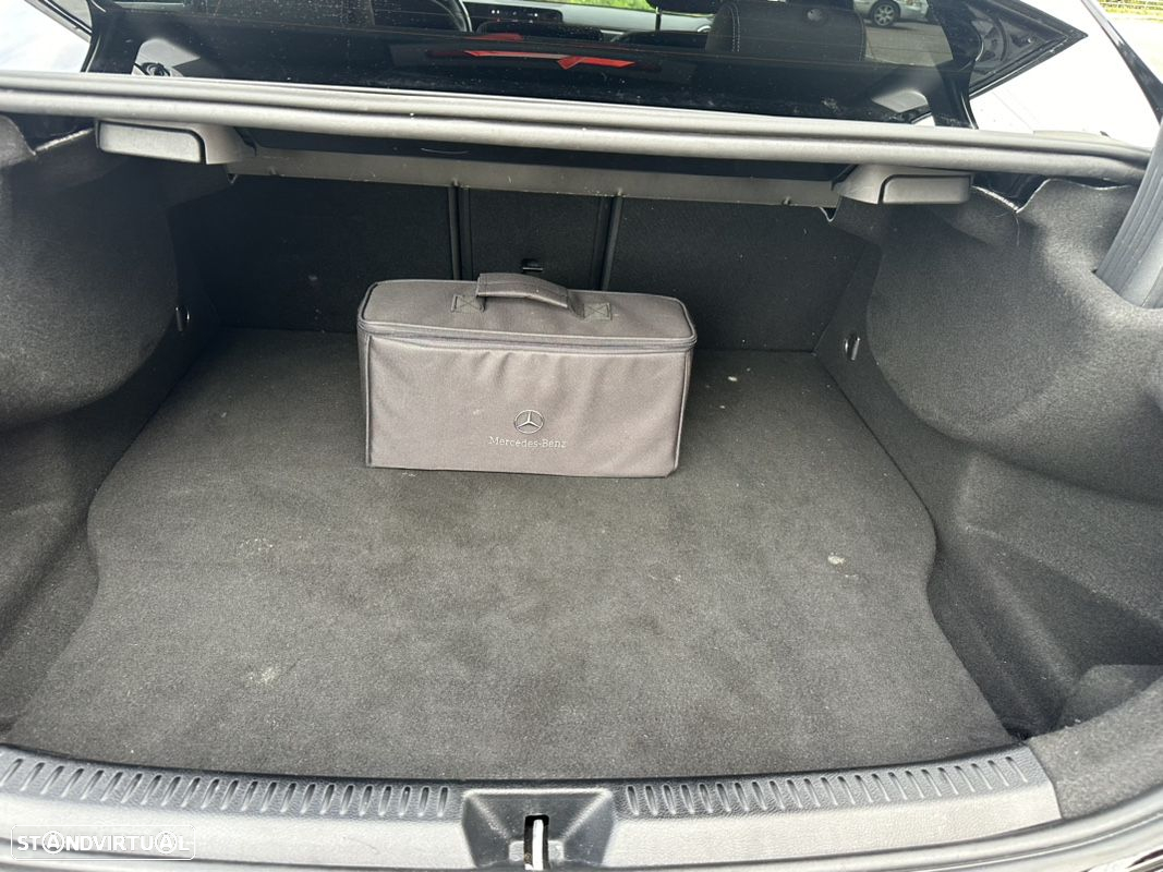 Mercedes-Benz A 250 Limousine e AMG Line - 35