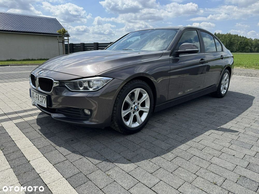 BMW Seria 3 318d Blue Performance Luxury Line - 9
