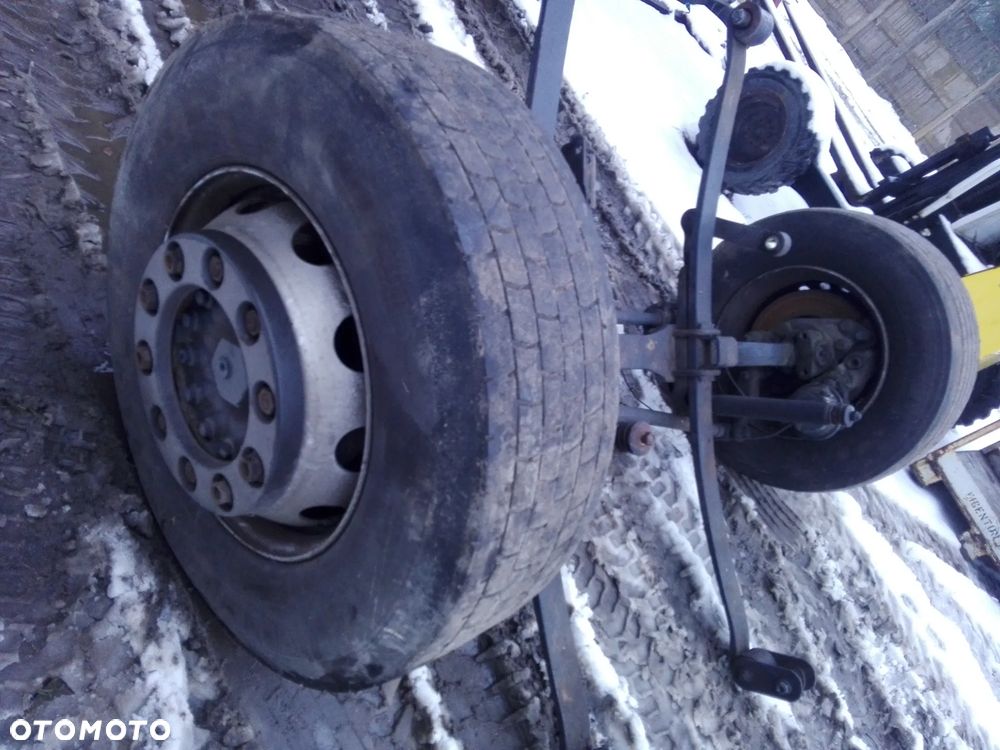 Iveco Stralis Hi-Way  belka przednia zacisk piasta zwrotnica resor - 2