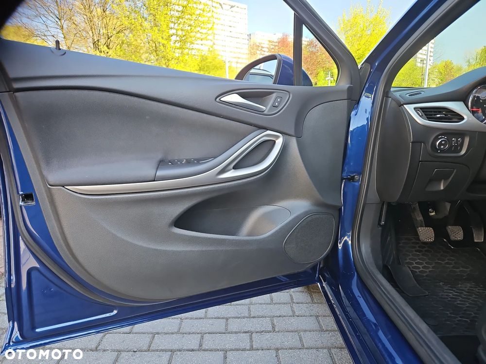 Opel Astra 1.2 T GS Line S&S - 10