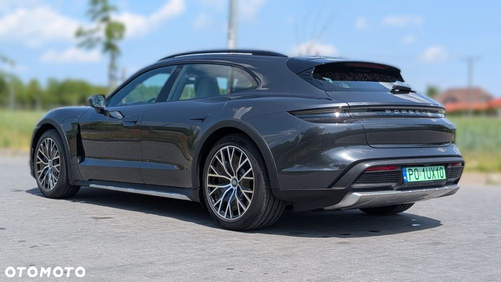 Porsche Taycan 4 - 3