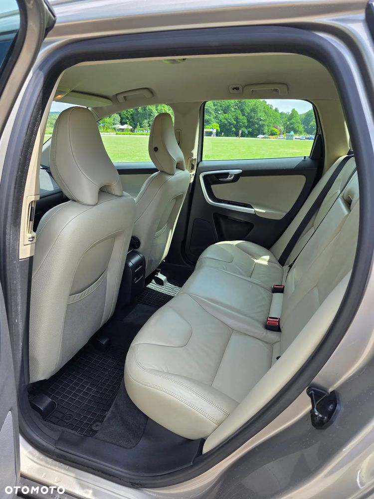Volvo XC 60 D5 AWD Summum - 15
