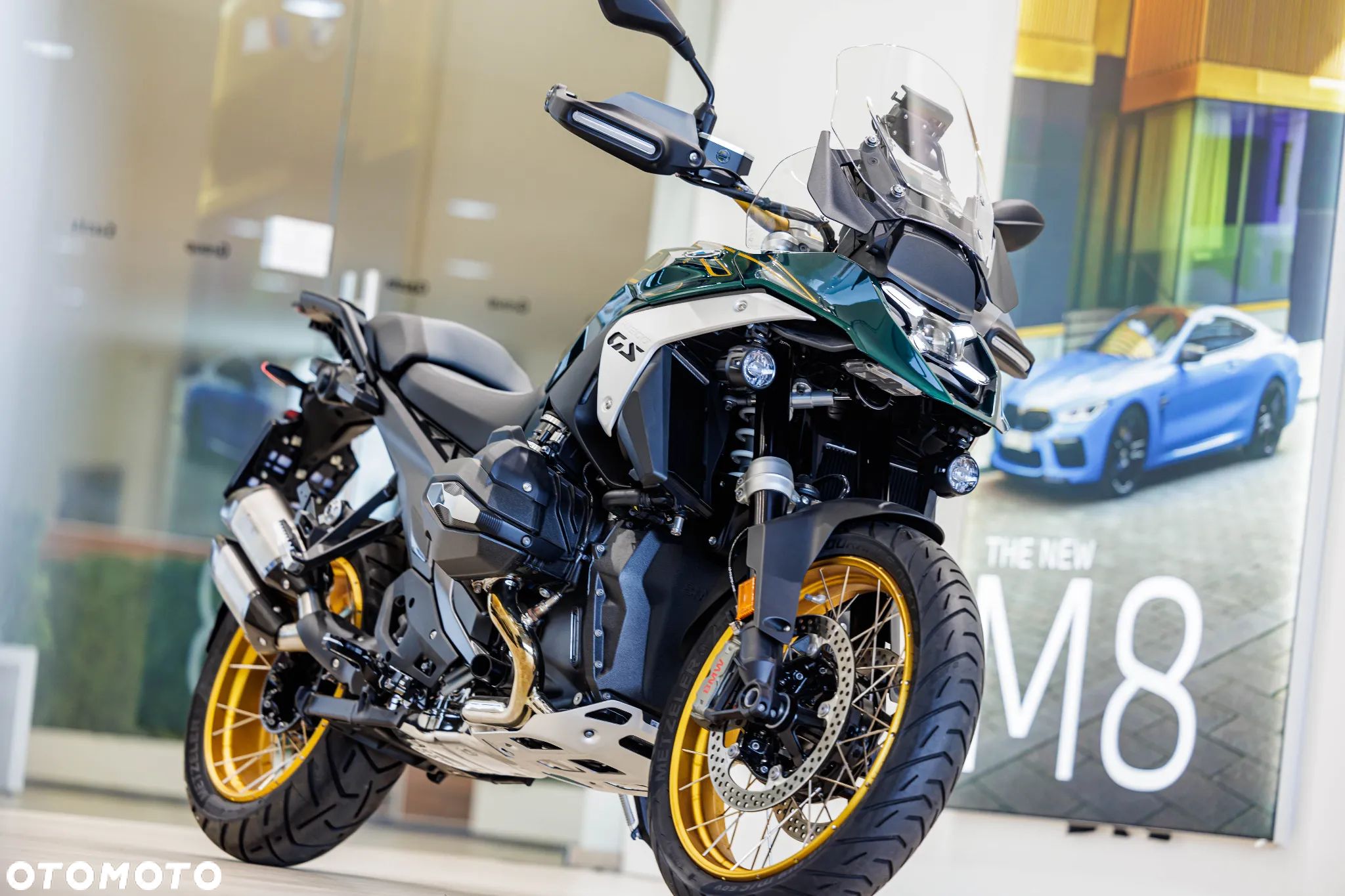 BMW R - 1