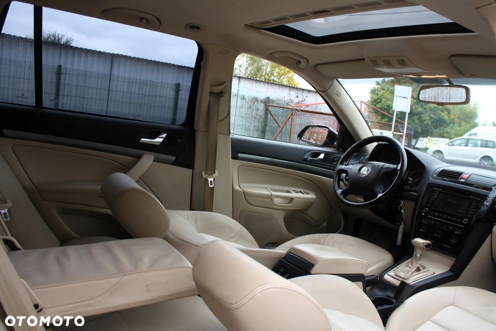 Skoda Octavia Combi 2.0 TDI DSG Laurin & Klement - 7