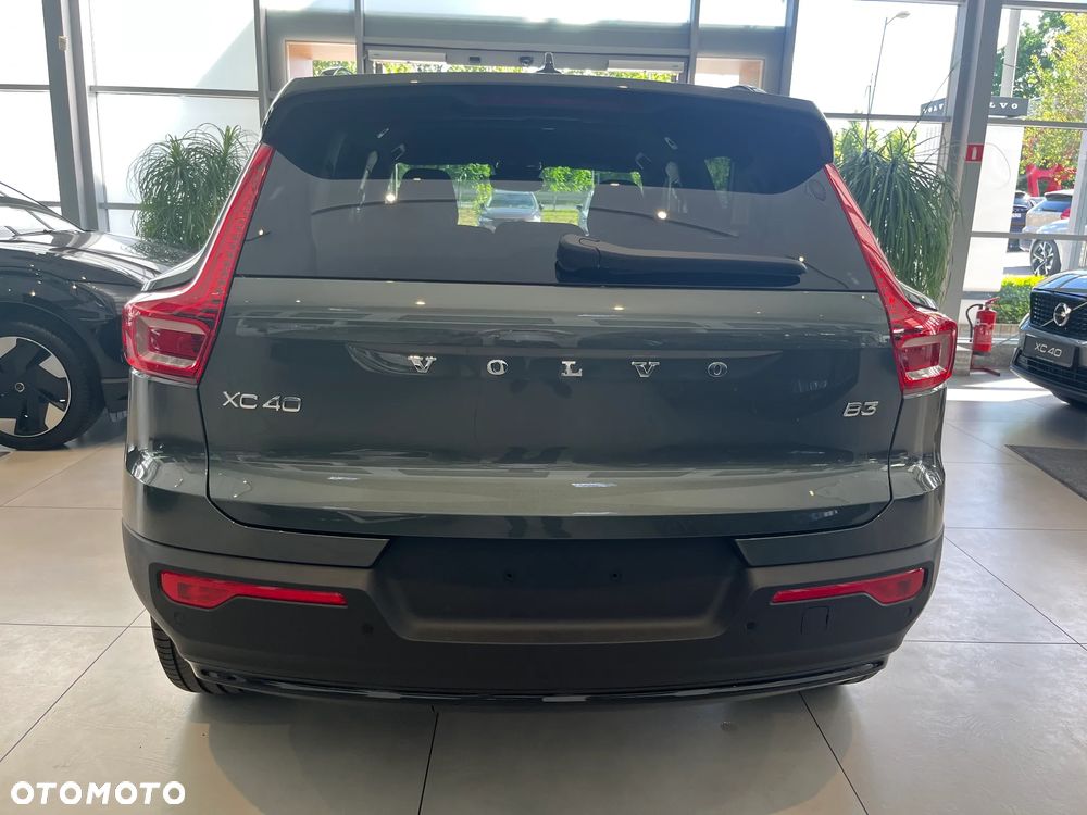 Volvo XC 40 B3 Plus Dark - 6