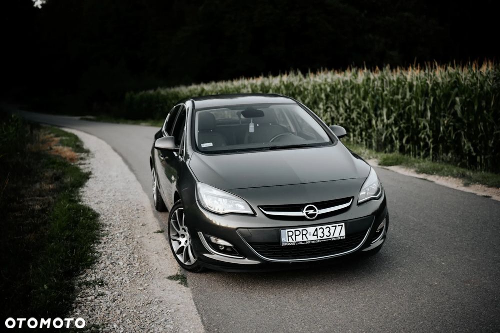 Opel Astra 1.4 T Cosmo - 1