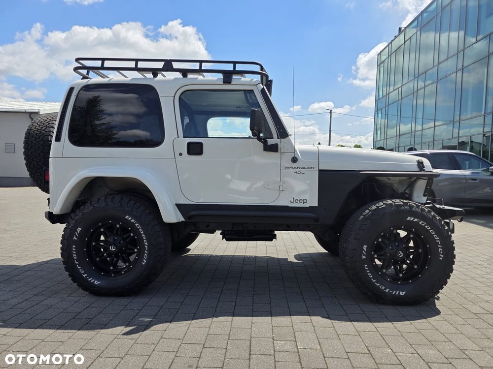 Jeep Wrangler - 9