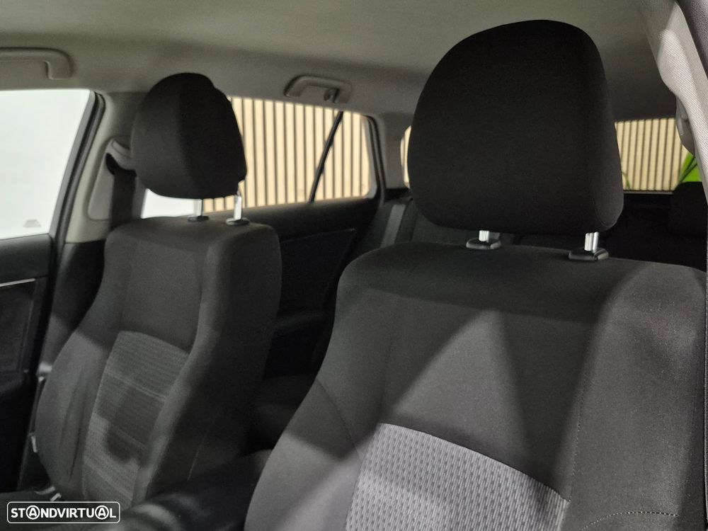 Toyota Avensis SW 2.0 D-4D Exclusive - 17