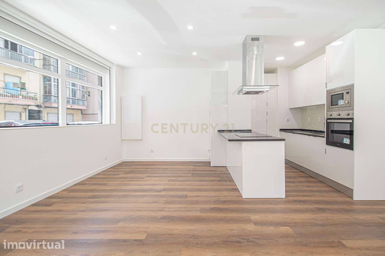T3 totalmente remodelado em Sacavém com 1 lugar de garagem - Grande imagem: 2/28