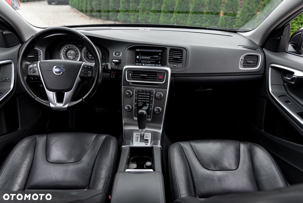 Volvo V60 T6 AWD Geartronic Summum - 27