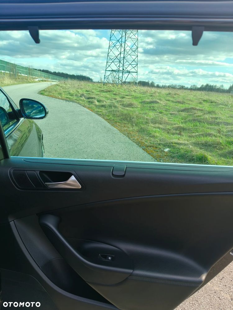 Volkswagen Passat 2.0 TDI DPF Highline - 9