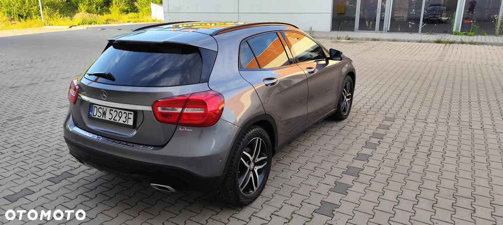 Mercedes-Benz GLA - 8