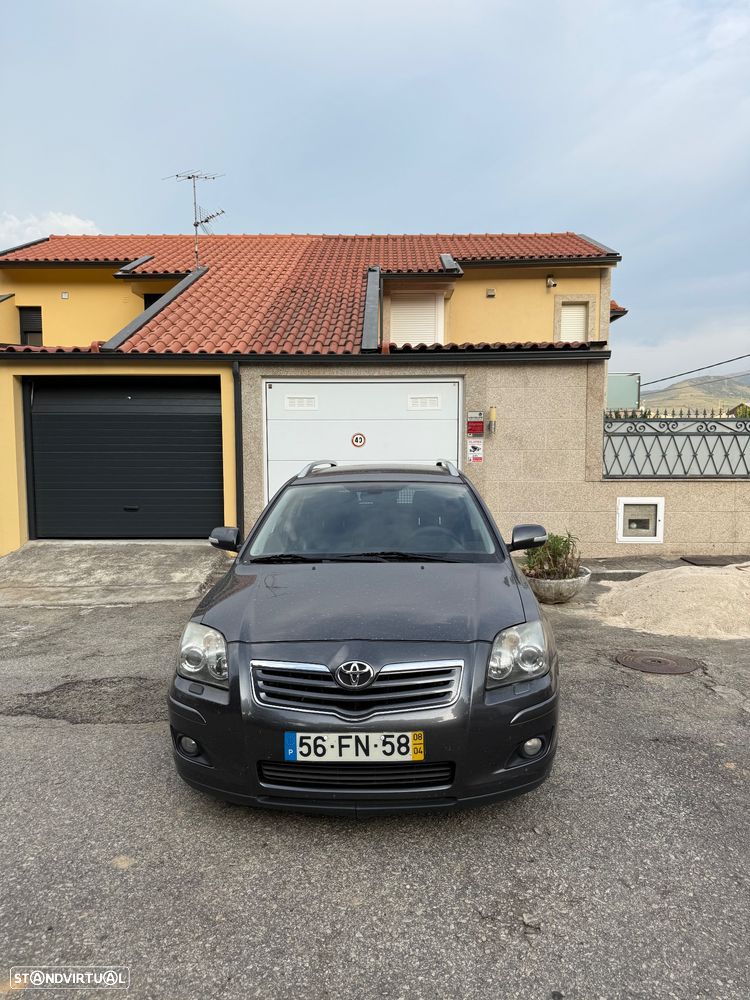 Toyota Avensis SW 2.2 D-4D Premium - 2