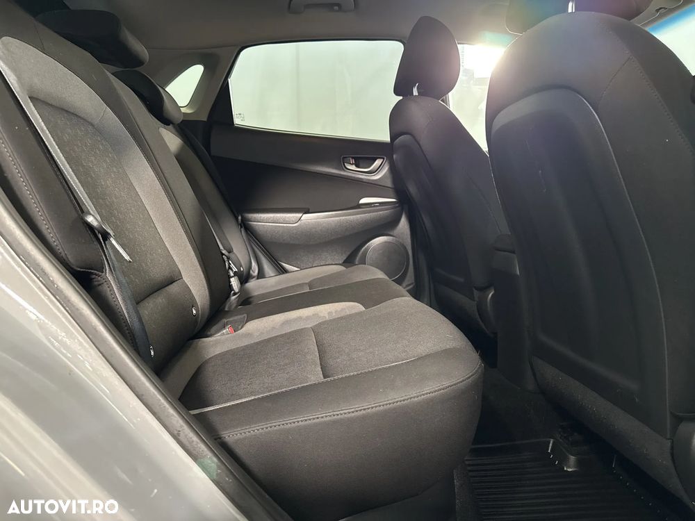 Hyundai KONA - 13