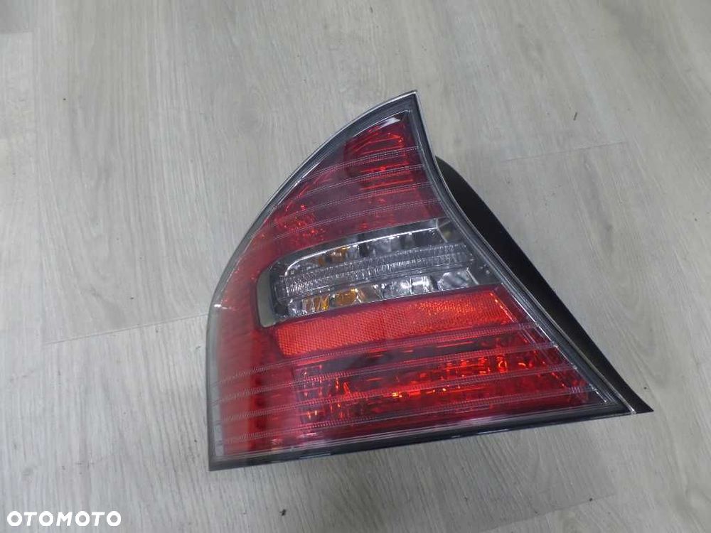 SUBARU LEGACY IV BL SEDAN 03-09 LAMPA TYL LEWA - 4