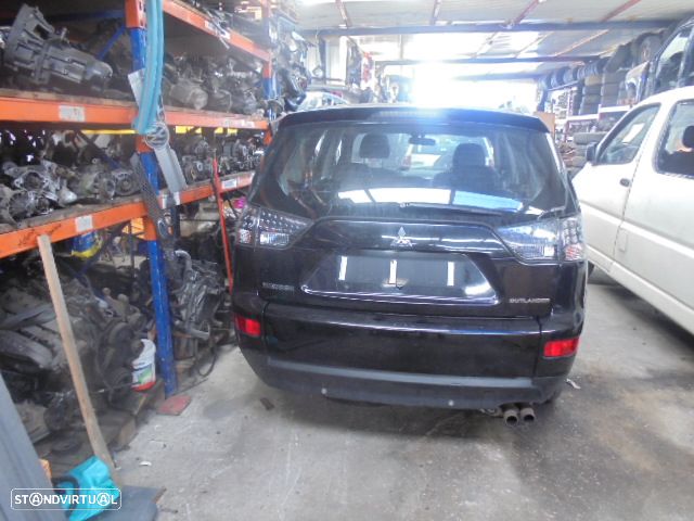 Mitsubishi Outlander - 3