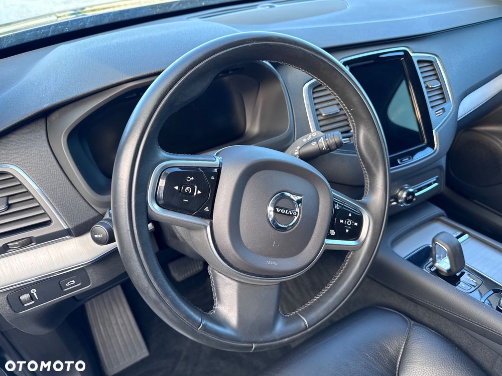 Volvo XC 90 D5 AWD Geartronic Momentum - 26