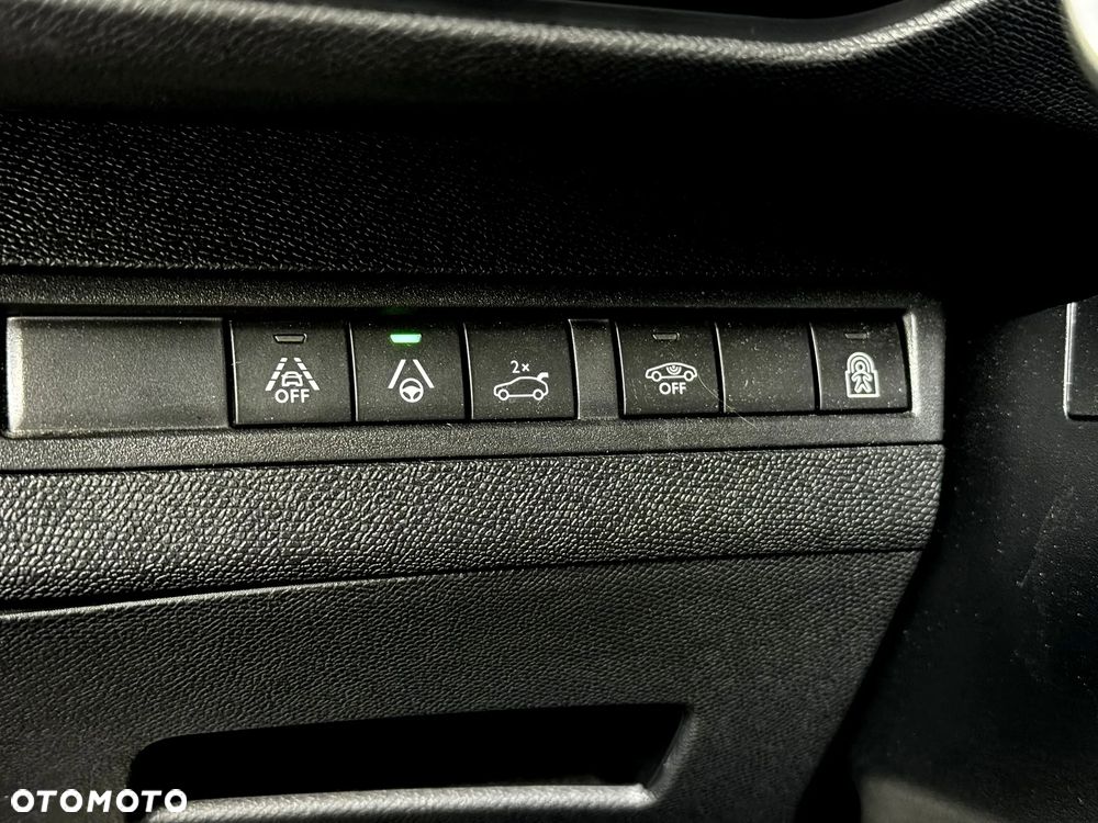 Peugeot 3008 1.6 PureTech GT S&S EAT8 - 20