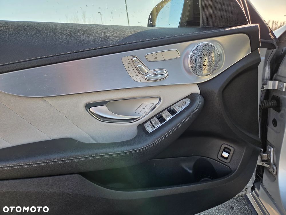 Mercedes-Benz Klasa C 400 4Matic 7G-TRONIC AMG Line - 15
