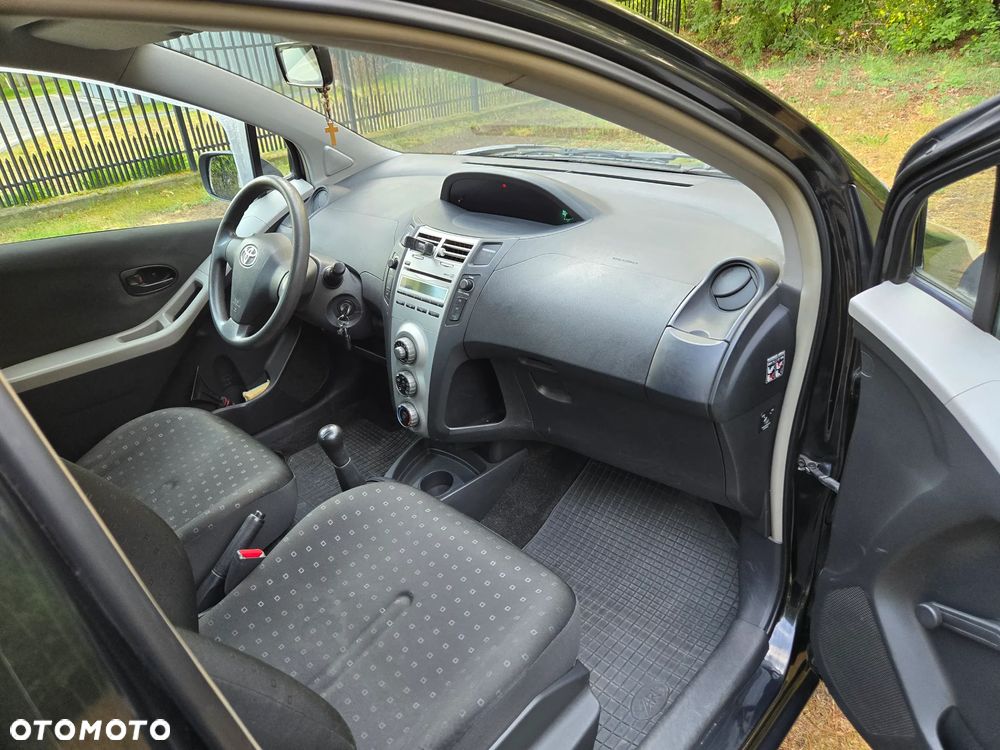 Toyota Yaris 1.3 Prestige - 3