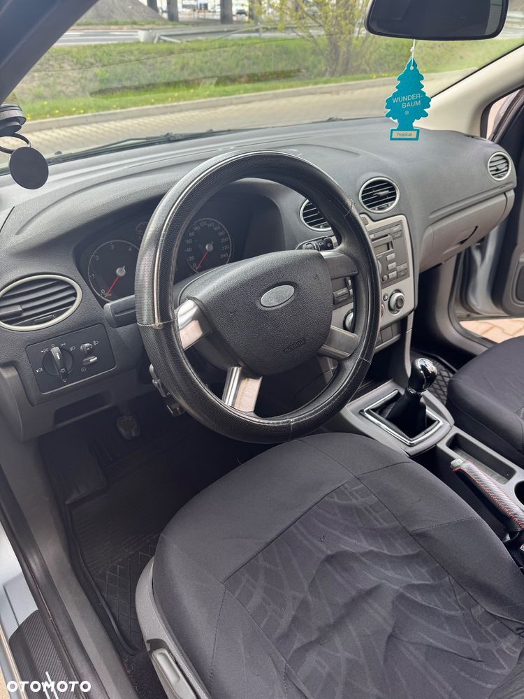 Ford Focus 1.6 TDCi DPF Ambiente - 17