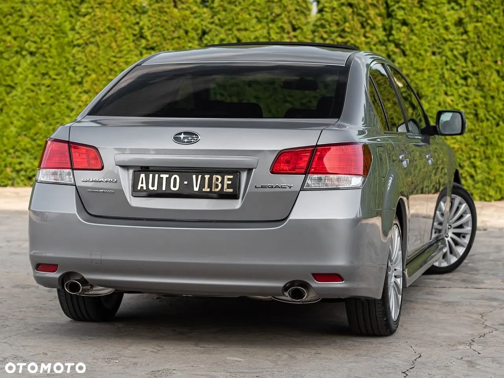 Subaru Legacy 2.5i GT - 12