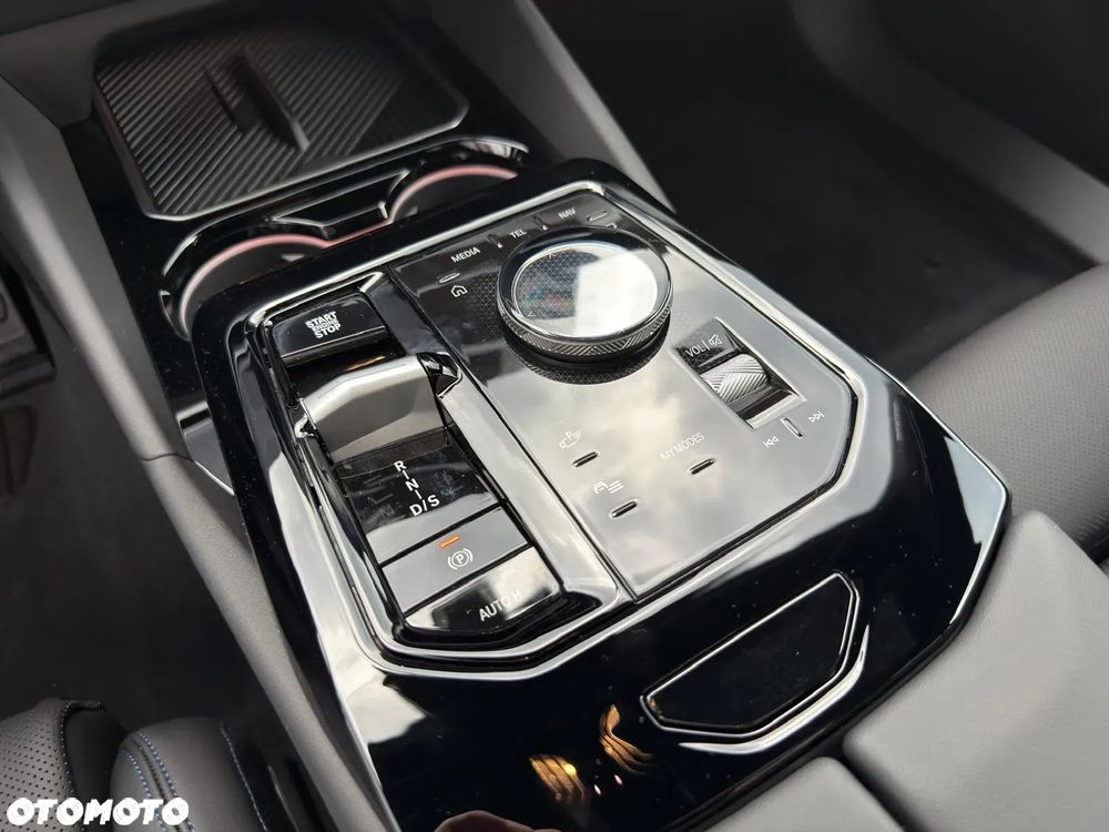 BMW Seria 5 520d mHEV - 16