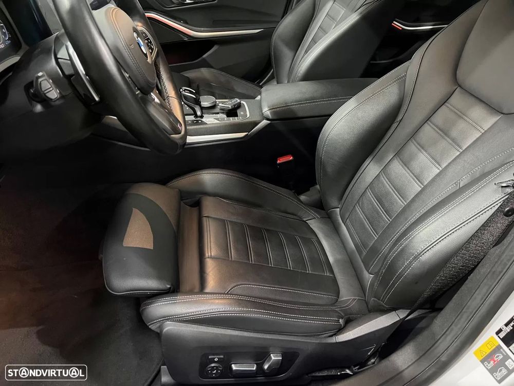 BMW 330 e Pack M Auto - 26