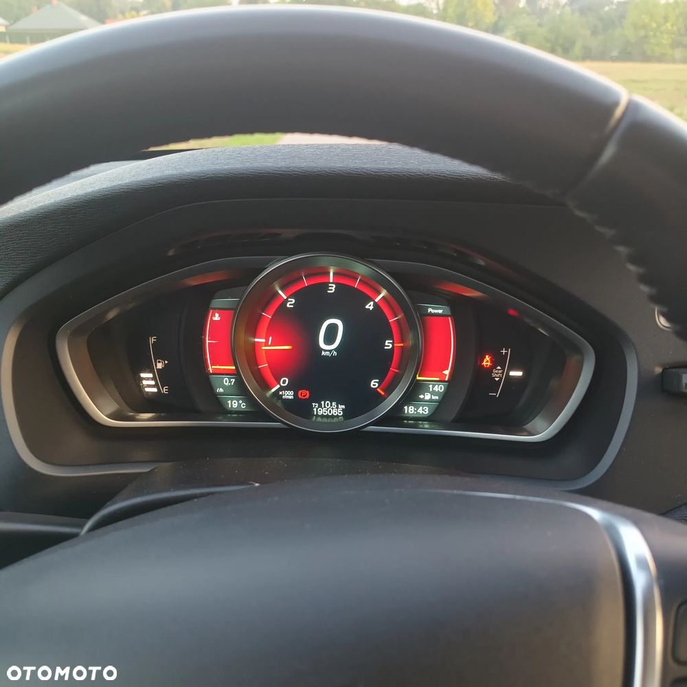 Volvo V40 D2 Momentum - 11