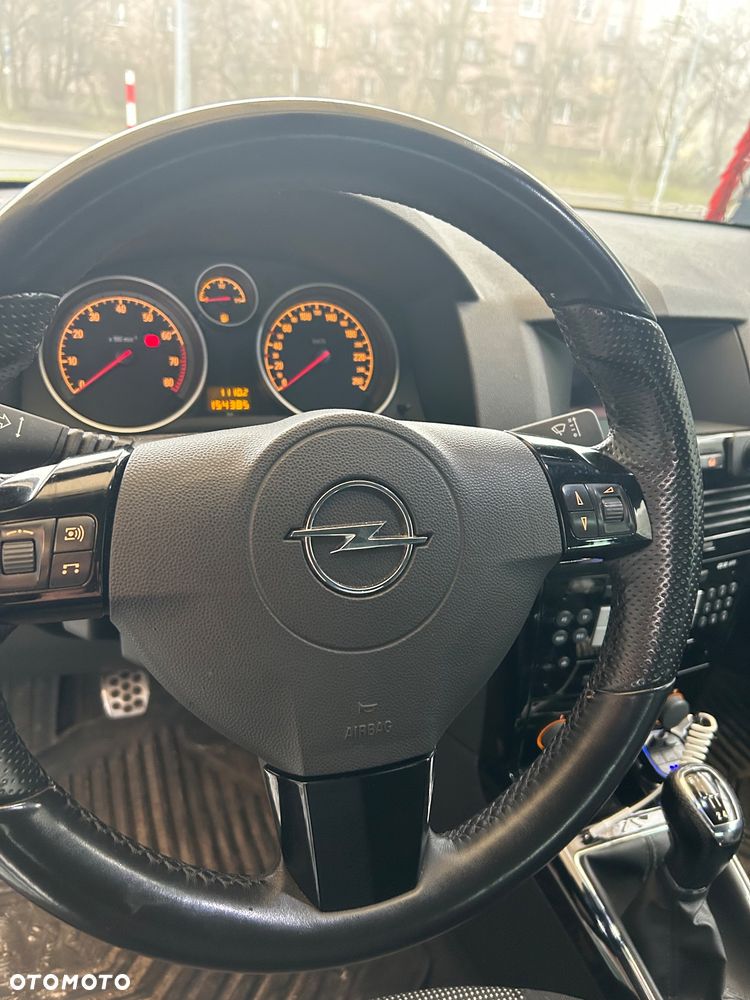 Opel Astra 2010 photo 5