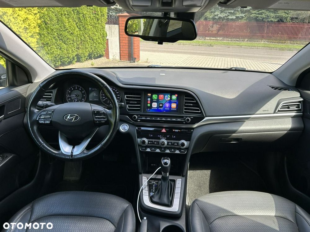 Hyundai Elantra - 13